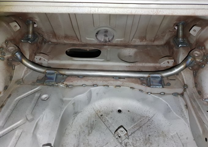 190 DTM Rearstrut brace