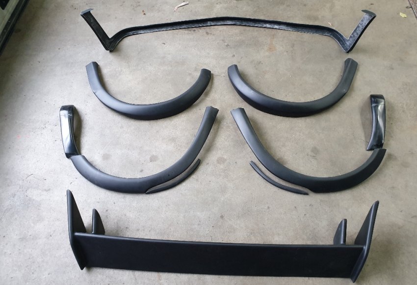 Komplettes EVO 1 Bodykit