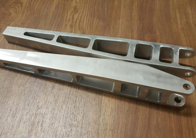 Aluminium-Hinterachse mit hochwertigen Querlenkern